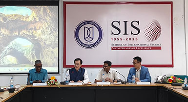 चीन-भारत संबंधों को बढ़ावा देने के लिए जेएनयू में चीनी दूतावास के मंत्री का दौरा