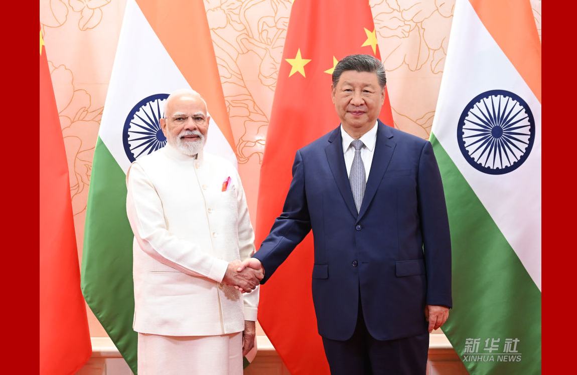 शी चिनफिंग ने भारतीय प्रधानमंत्री नरेंद्र मोदी से मुलाकात की