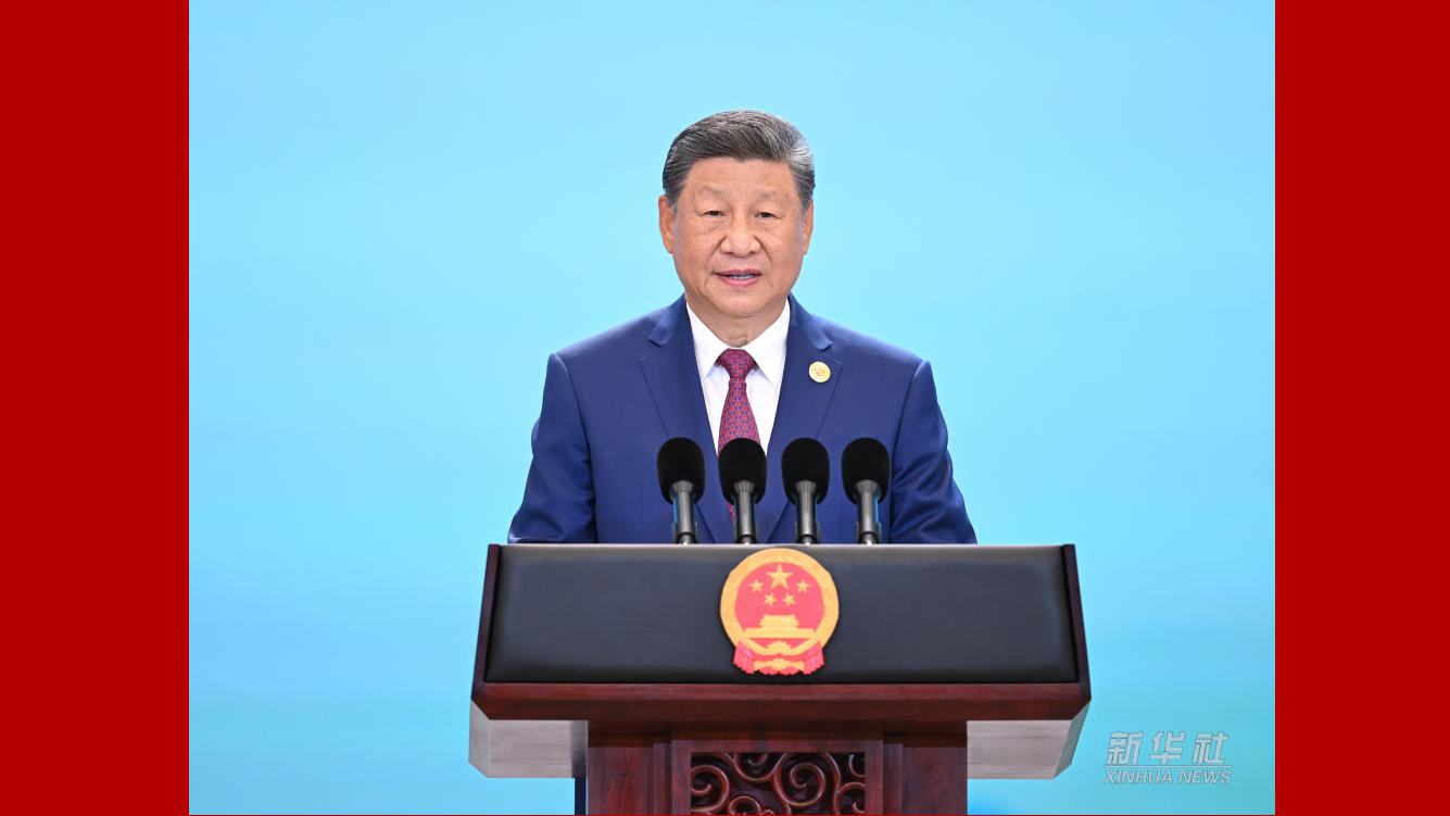 शी चिनफिंग और फंग लीयुएं ने वर्ष 2025 एससीओ शिखर सम्मेलन में उपस्थित अंतर्राष्ट्रीय अतिथियों के लिए स्वागत भोज आयोजित किया