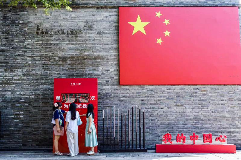 हर तस्वीर बयां करती है अपने घर और देश  के प्रति गहरा स्नेह