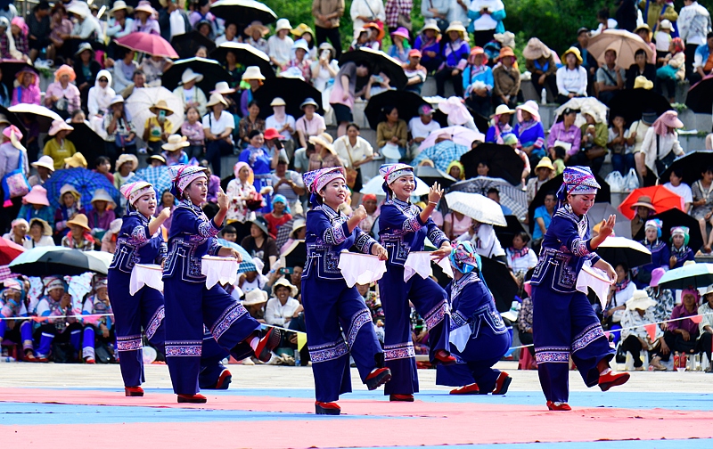 सतरंगी युन्नान, अद्भुत जनजातीय पोशाक सांस्कृतिक महोत्सव