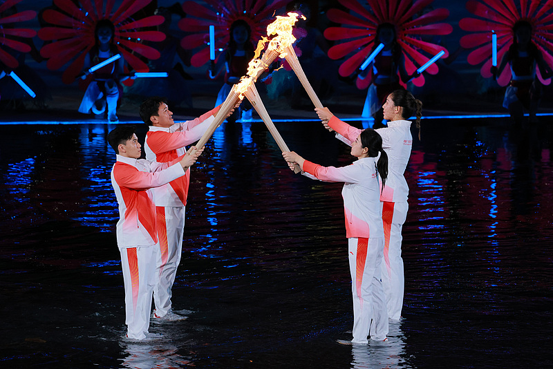 ग्वांगझोउ में पंद्रहवें राष्ट्रीय खेल समारोह का भव्य उद्घाटन