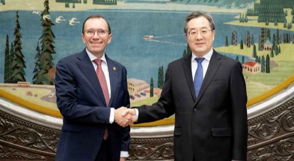 चीनी उपप्रधान मंत्री ने नोर्वे के विदेश मंत्री से मुलाकात की