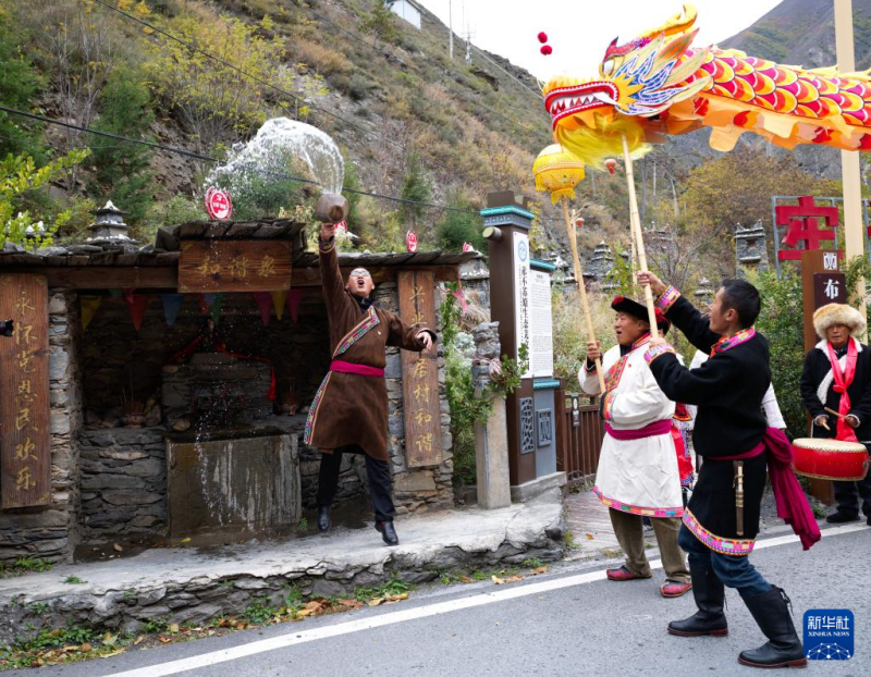 सिचुआन के माओ काउंटी में च्यांग समुदाय के नववर्ष का हर्षोल्लास से स्वागत