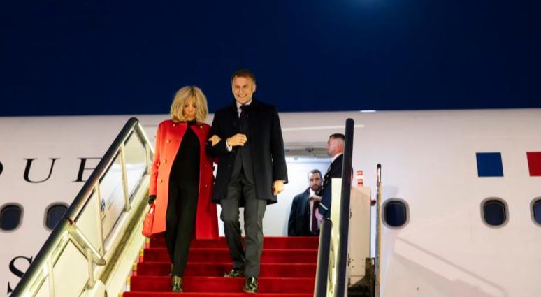 पेइचिंग पहुंचे फ्रांस के राष्ट्रपति