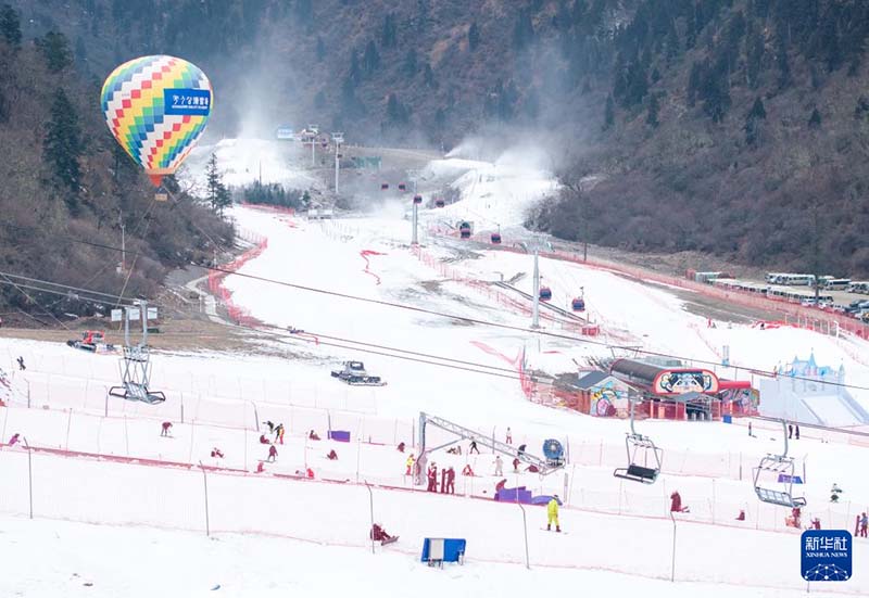 सिचुआन 2025 शीतकालीन पर्यटन सत्र शुरू