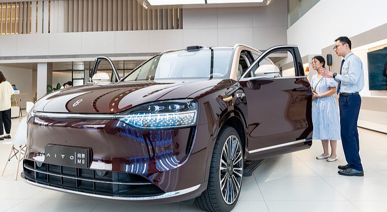 चीन में ऑटोमोबाइल उत्पादन और बिक्री 3.1 करोड़ यूनिट से अधिक