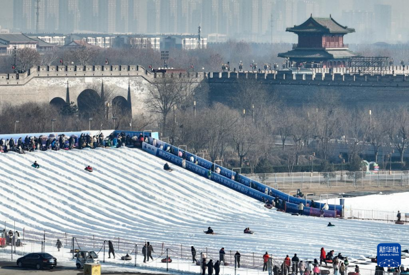 सप्ताहांत की बर्फ़ीली मौज-मस्ती