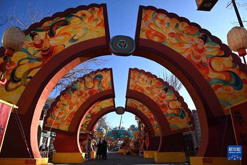 नववर्ष के स्वागत हेतु दुनहुआंग दीपोत्सव का भव्य आयोजन