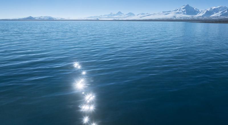 शीत्सांग: नीले पानी वाले पेइकु झील का हवाई दृश्य