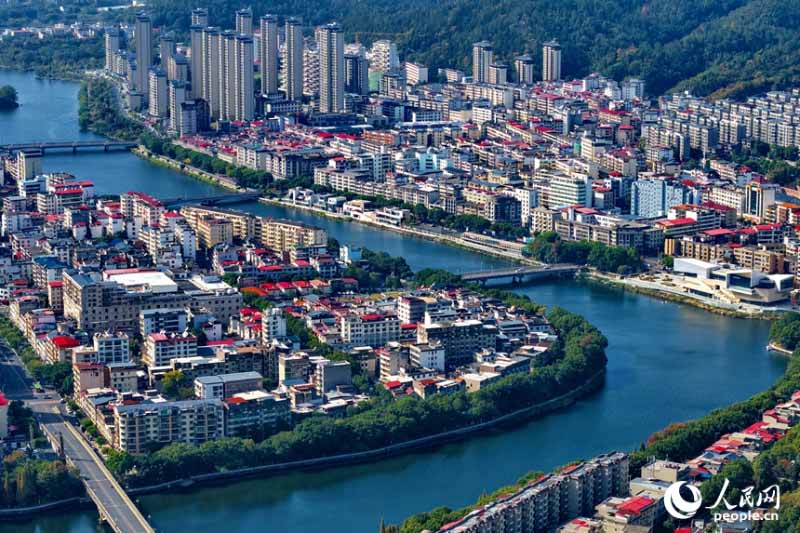 जियांग्शी शांगयोऊ: पहाड़ और नदियों के बीच बसा, चित्रवत छोटा शहर