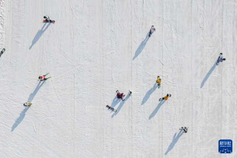 होह्होट: बर्फ और हिम से सजा मंच, सांस्कृतिक-पर्यटन समन्वय की मधुर प्रस्तुति