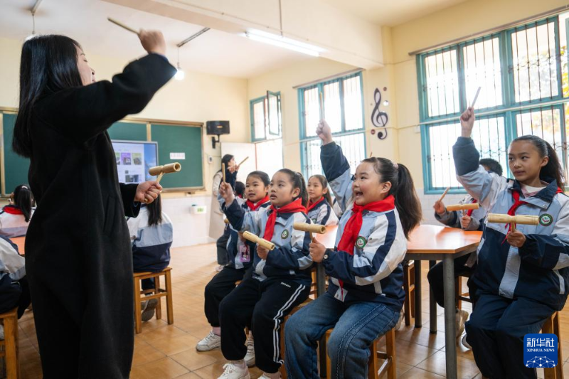 “मेलोडिका-केंद्रित बहु‑वाद्य समन्वित शिक्षण पद्धति” से ग्रामीण प्राथमिक छात्रों की संगीत क्षमता में वृद्धि