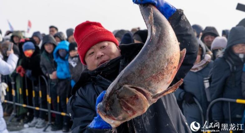 शिंगकाई झील में चीन–रूस सीमा पर शीतकालीन मत्स्याखेट गतिविधि शुरू