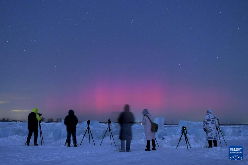 हेइलोंगजियांग में जगमगाती ध्रुवीय रोशनी का नजारा