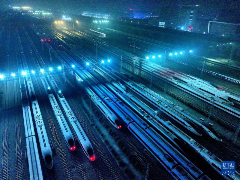 धैर्यपूर्वक चीनी नववर्ष परिवहन के आगमन की प्रतीक्षा