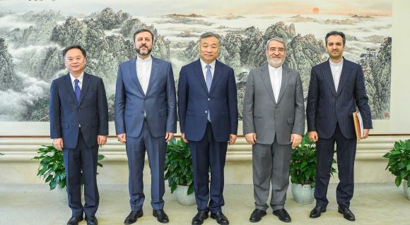 चीनी उप विदेश मंत्री मियाओ डेयू ने ईरानी उप विदेश मंत्री से भेंट की