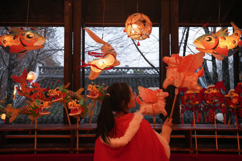 हांगझोउ : शीशी दीप-महोत्सव का शुभारंभ