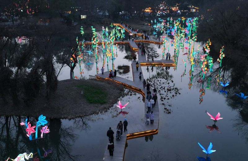 हांगझोउ : शीशी दीप-महोत्सव का शुभारंभ