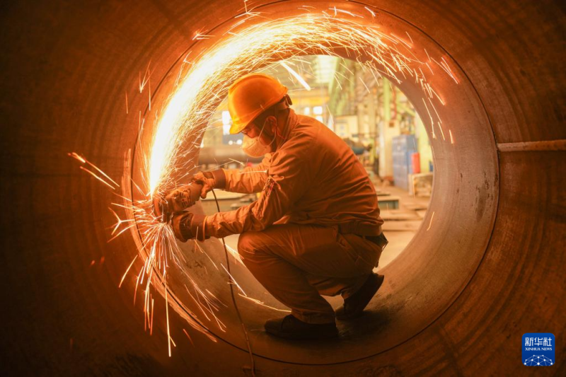 छुट्टियों के बाद कारखानों में रौनक, उत्पादन शुरू