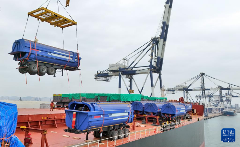 छुट्टियों के बाद कारखानों में रौनक, उत्पादन शुरू