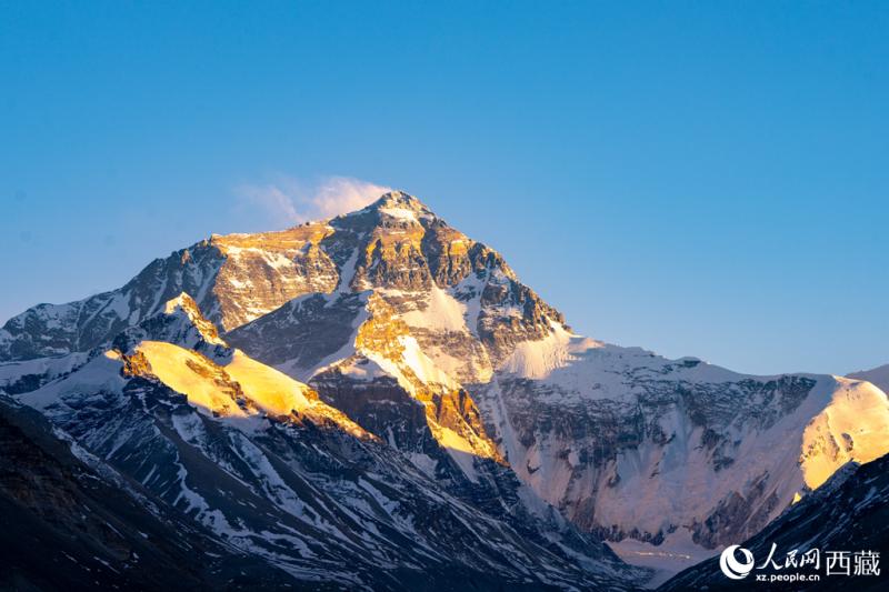 वसंतोत्सव अवकाश के दौरान एवरेस्ट पर्यटन क्षेत्र में पर्यटकों की संख्या रिकॉर्ड स्तर पर पहुँची