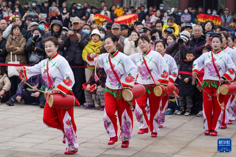 चीन में लालटेन पर्व की रंगारंग धूम