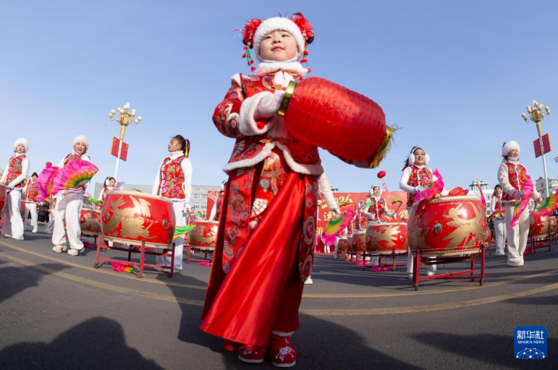 चीन में लालटेन पर्व की रंगारंग धूम