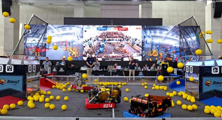 रोबोटिक कौशल प्रतियोगिता में चीन और विदेशी युवा शांगहाई में आमने-सामने