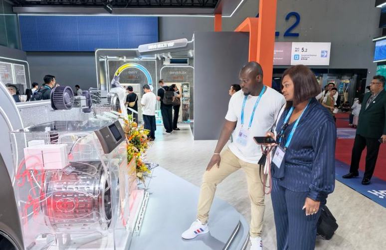 139वां कैंटन फेयर शुरू, खरीदारों ने चीन-निर्मित वस्तुओं की सराहना की