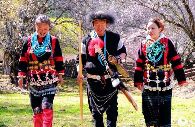 शीत्सांग के मिलिन में आड़ू के फूलों संग सजी अमूर्त सांस्कृतिक विरासत