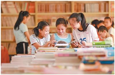 हर दिशा में पाठकों की उपस्थिति