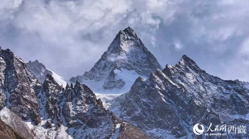 उत्तरी शीत्सांग के घासस्थलों में बिखरी मनोहारी छटा