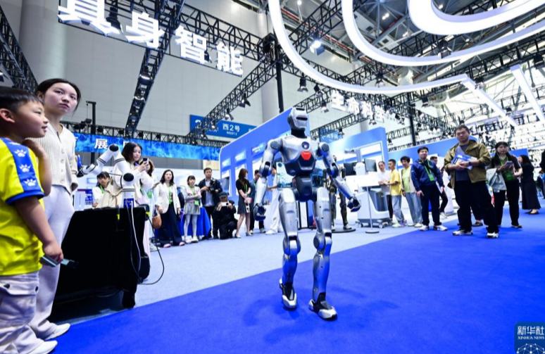 विज्ञान एवं प्रौद्योगिकी मेले में तकनीकी सौंदर्य तकनीक की सुंदरता का अनुभव