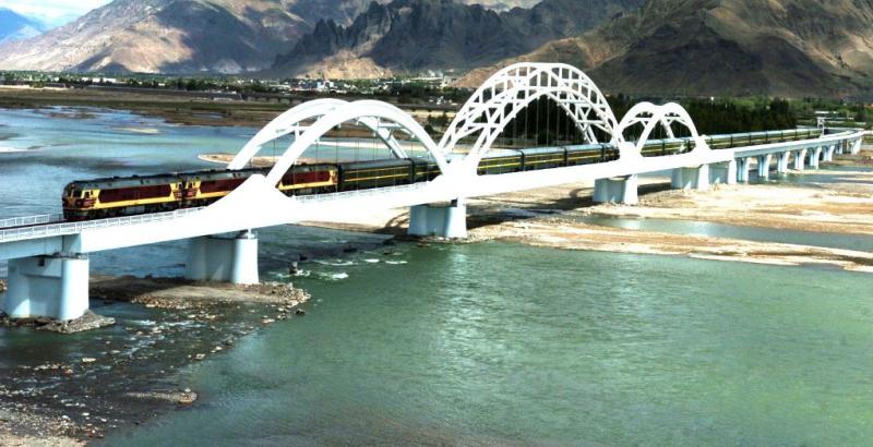 पुरानी तस्वीरों में दर्ज छिंगहाई-शीत्सांग रेलवे का फौलादी चमत्कार